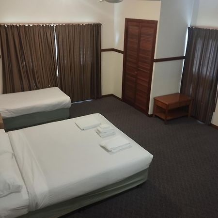 دوبو Across Country Motor Inn المظهر الخارجي الصورة