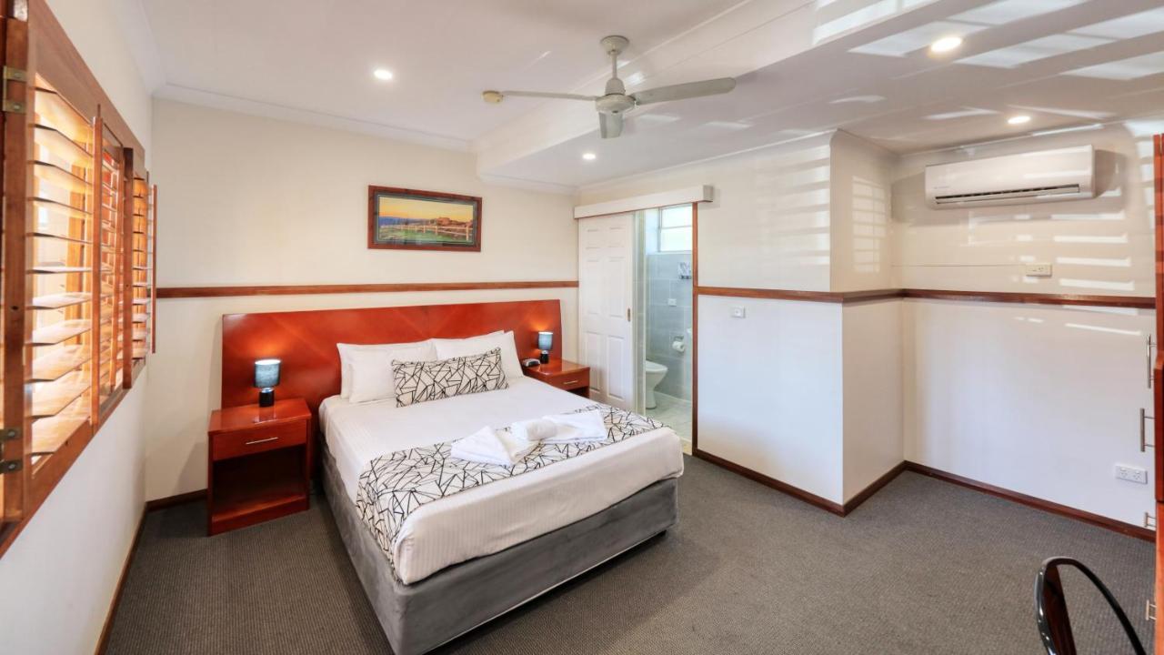 دوبو Across Country Motor Inn المظهر الخارجي الصورة