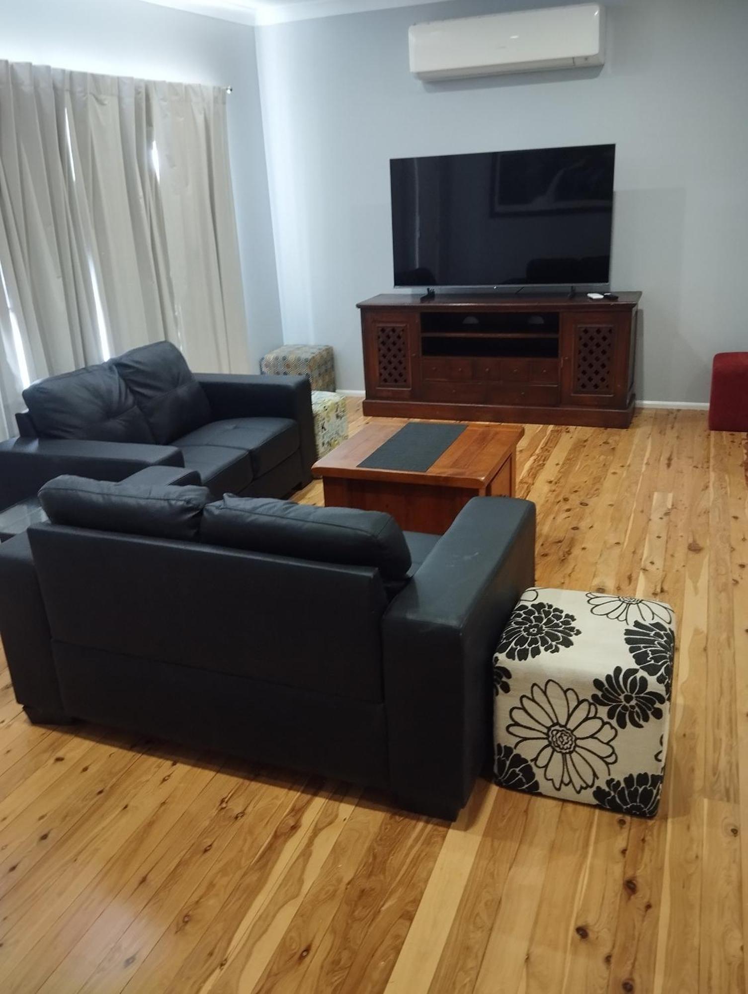 دوبو Across Country Motor Inn المظهر الخارجي الصورة