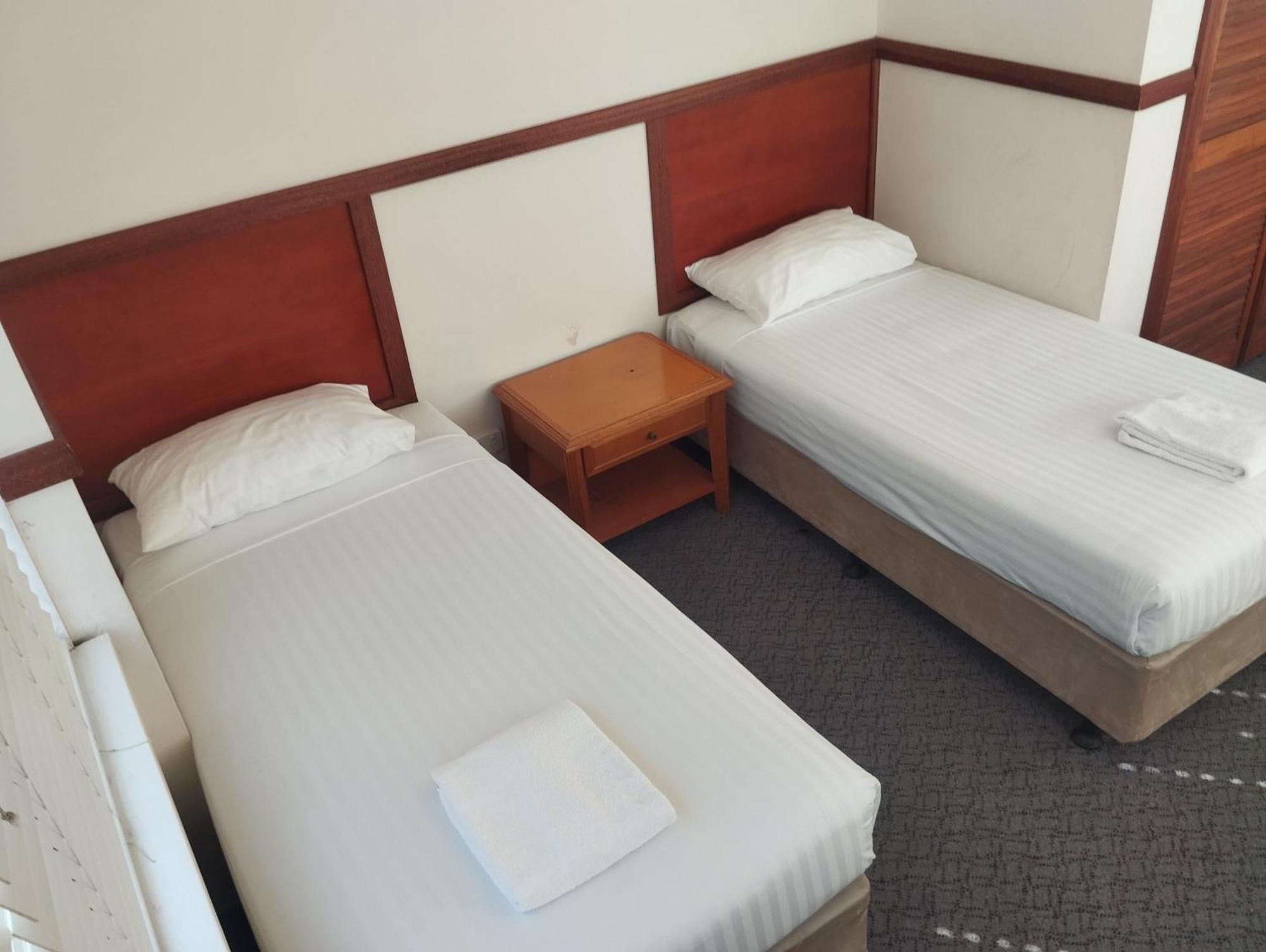 دوبو Across Country Motor Inn المظهر الخارجي الصورة