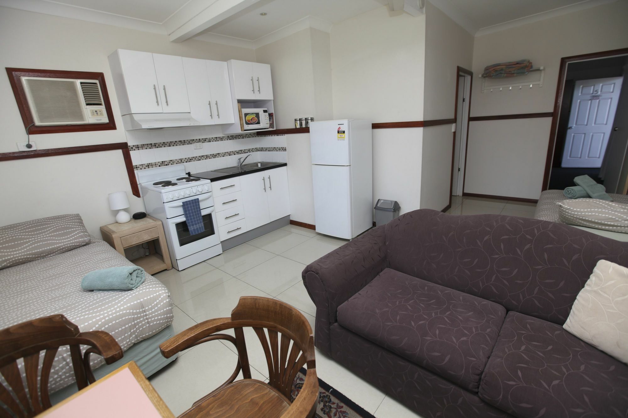 دوبو Across Country Motor Inn المظهر الخارجي الصورة